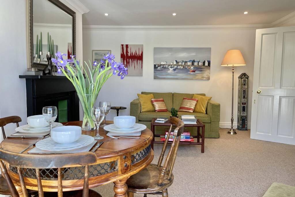 Lavender Apartment - Spacious Apartment Close To The Beach เดล ภายนอก รูปภาพ