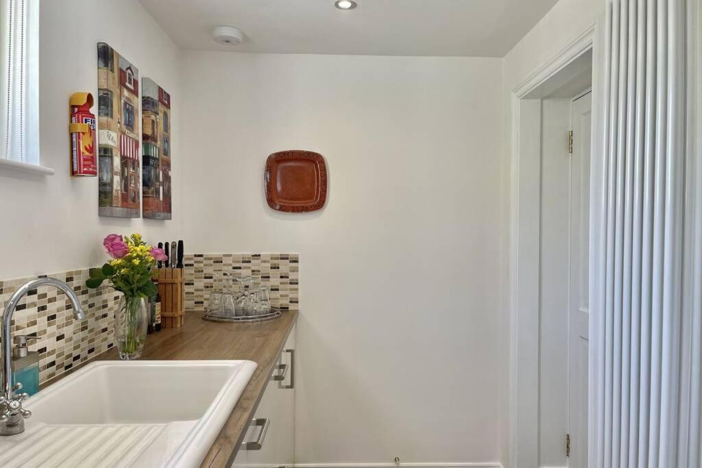 Lavender Apartment - Spacious Apartment Close To The Beach เดล ภายนอก รูปภาพ